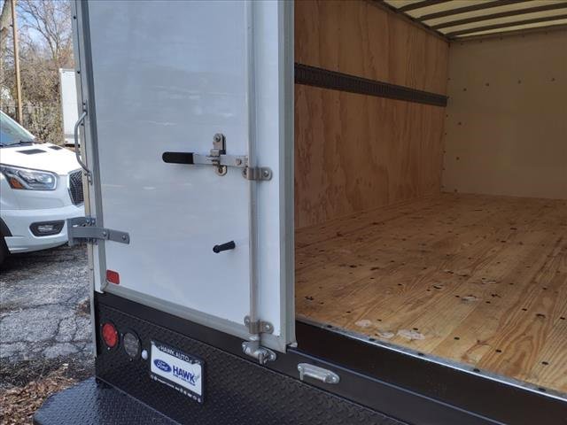Vehicle image 19 of 28