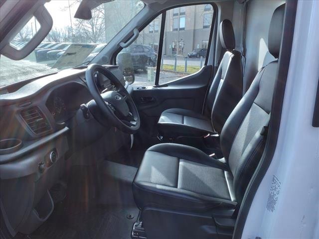 Vehicle image 25 of 28