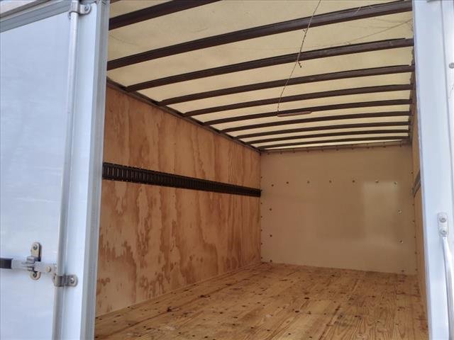 Vehicle image 14 of 28