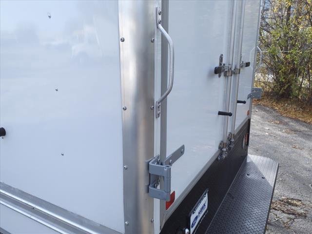 Vehicle image 22 of 28