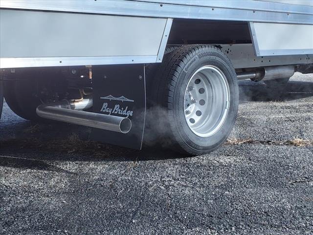 Vehicle image 11 of 28