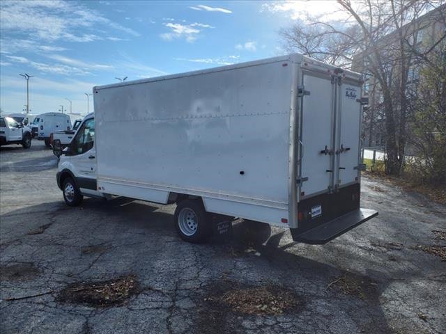 Vehicle image 7 of 28