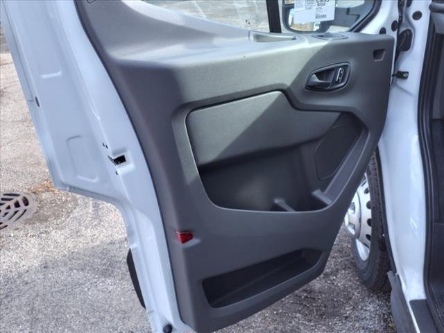 Vehicle image 23 of 28