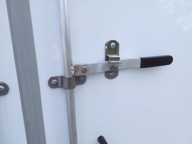 Vehicle image 20 of 28