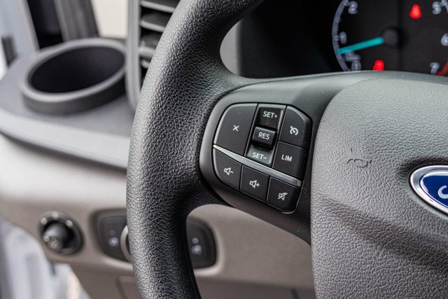Vehicle image 23 of 27