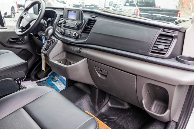 Vehicle image 25 of 27