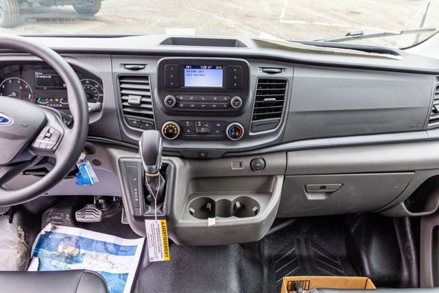 Vehicle image 9 of 27