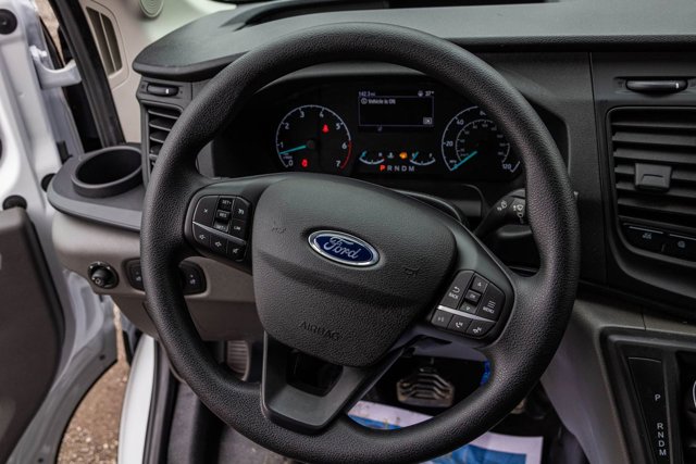 Vehicle image 21 of 27