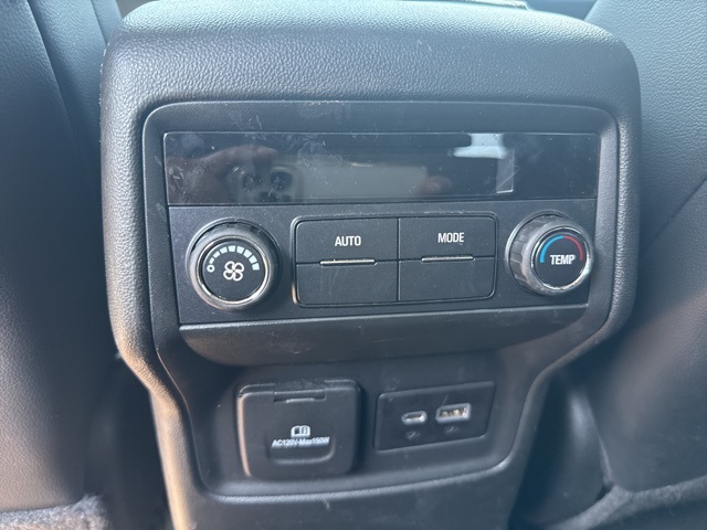 Vehicle image 17 of 20