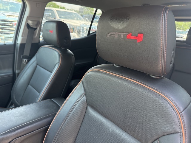 Vehicle image 10 of 20