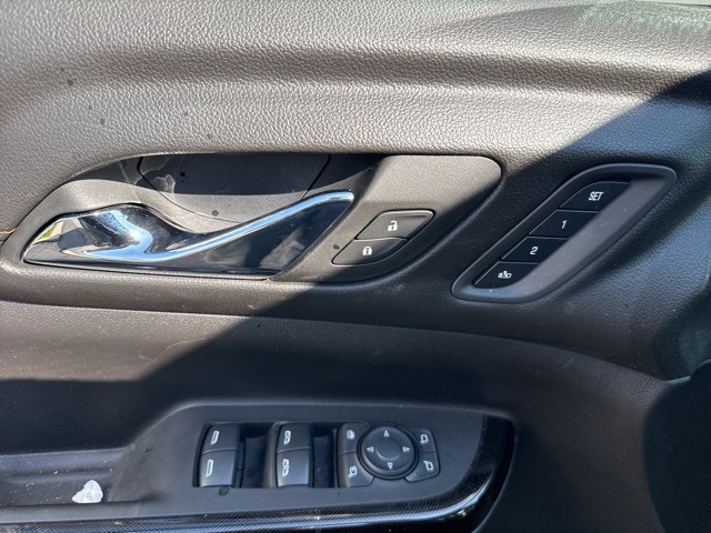 Vehicle image 18 of 22