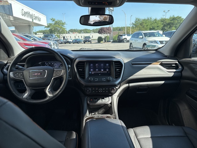 Vehicle image 10 of 22