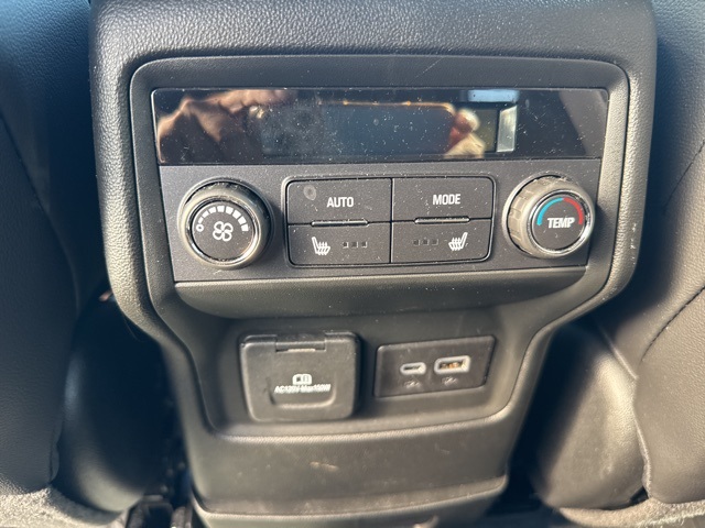 Vehicle image 20 of 22