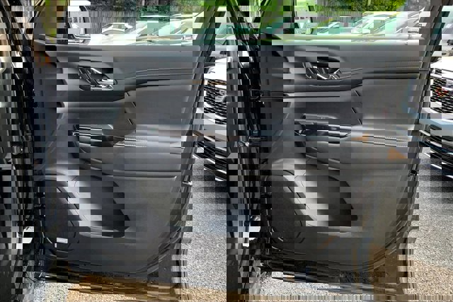 Vehicle image 24 of 32