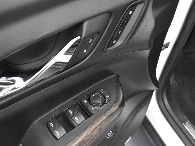 Vehicle image 27 of 63