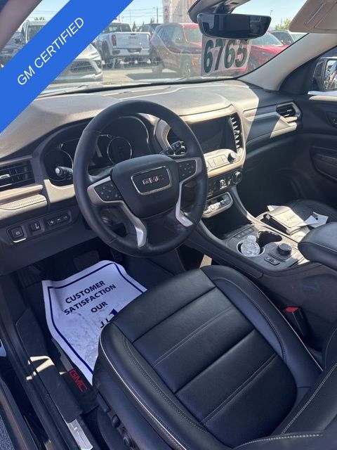Vehicle image 8 of 9