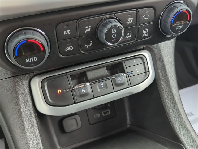 Vehicle image 15 of 33