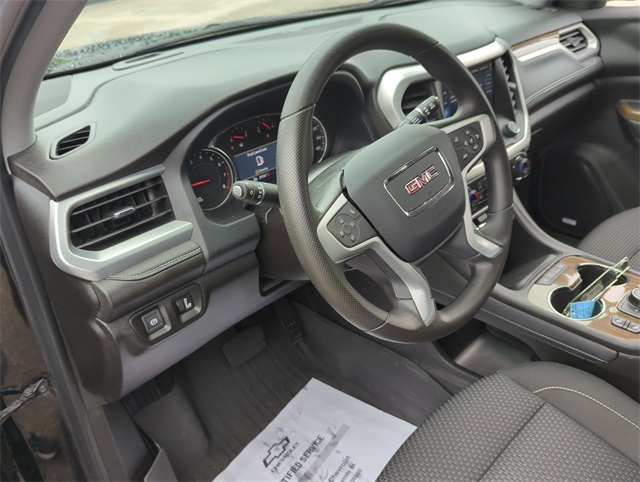 Vehicle image 10 of 33