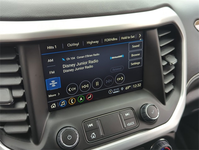 Vehicle image 13 of 33