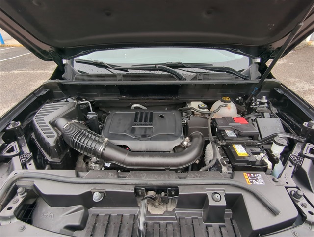 Vehicle image 28 of 33