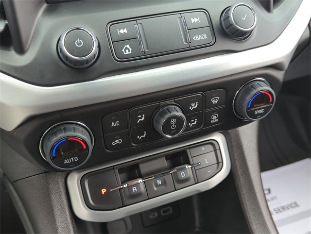 Vehicle image 17 of 33