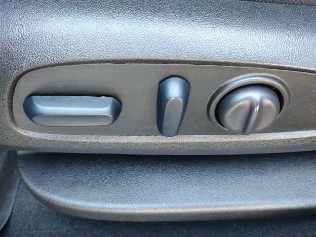 Vehicle image 32 of 45