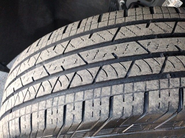 Vehicle image 28 of 45