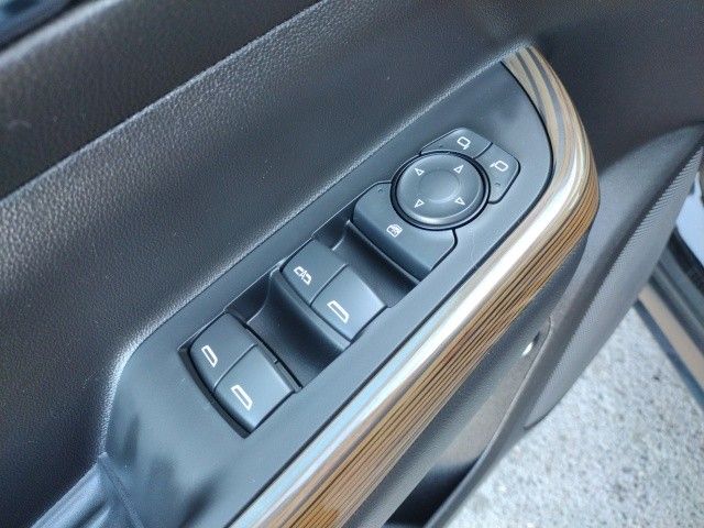 Vehicle image 12 of 45
