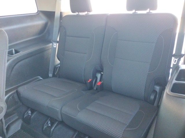 Vehicle image 41 of 45