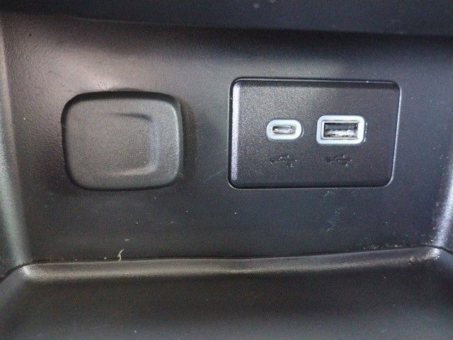 Vehicle image 36 of 45