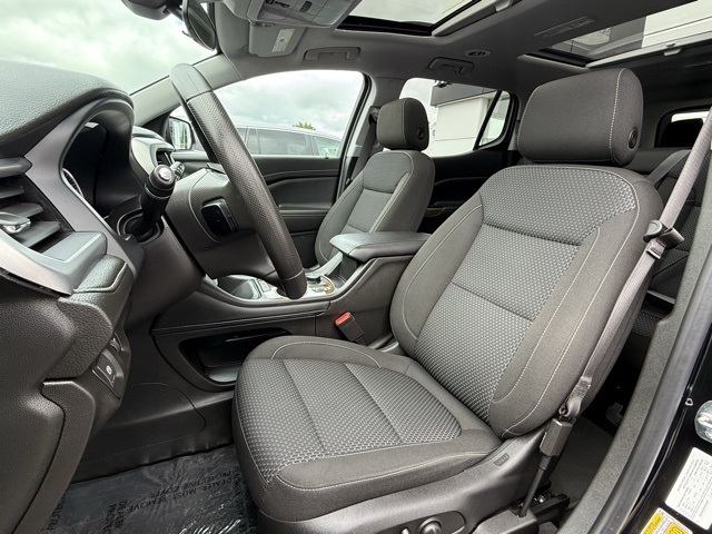 Vehicle image 16 of 40