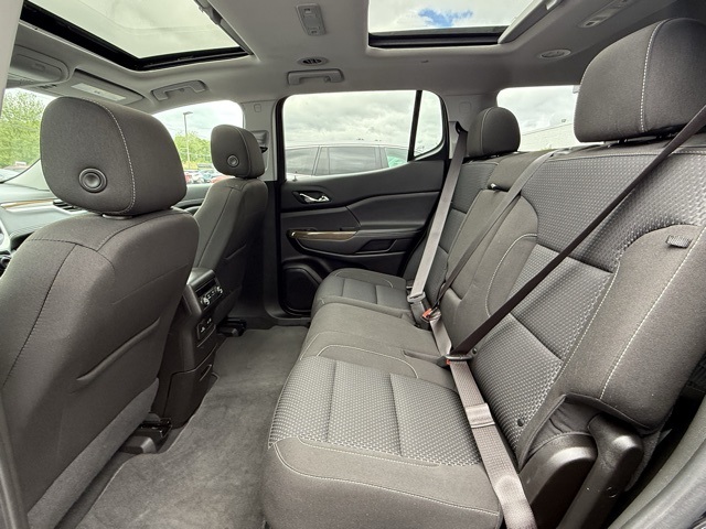 Vehicle image 21 of 40