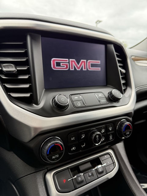 Vehicle image 28 of 40