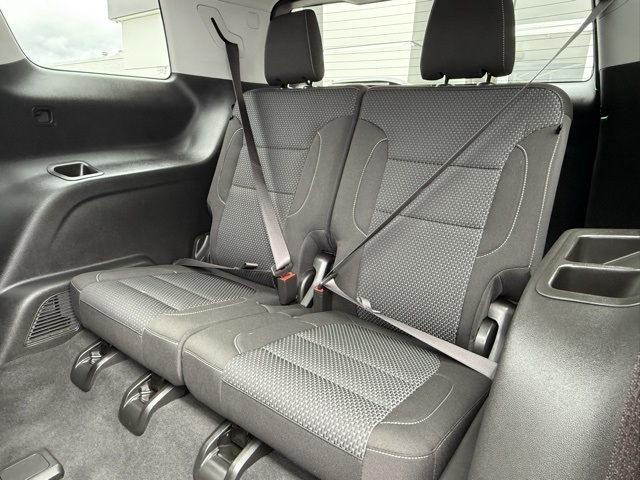 Vehicle image 23 of 40