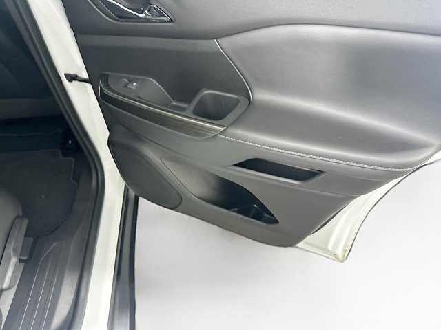 Vehicle image 24 of 31