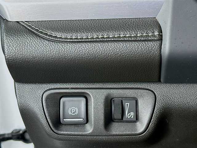 Vehicle image 28 of 31
