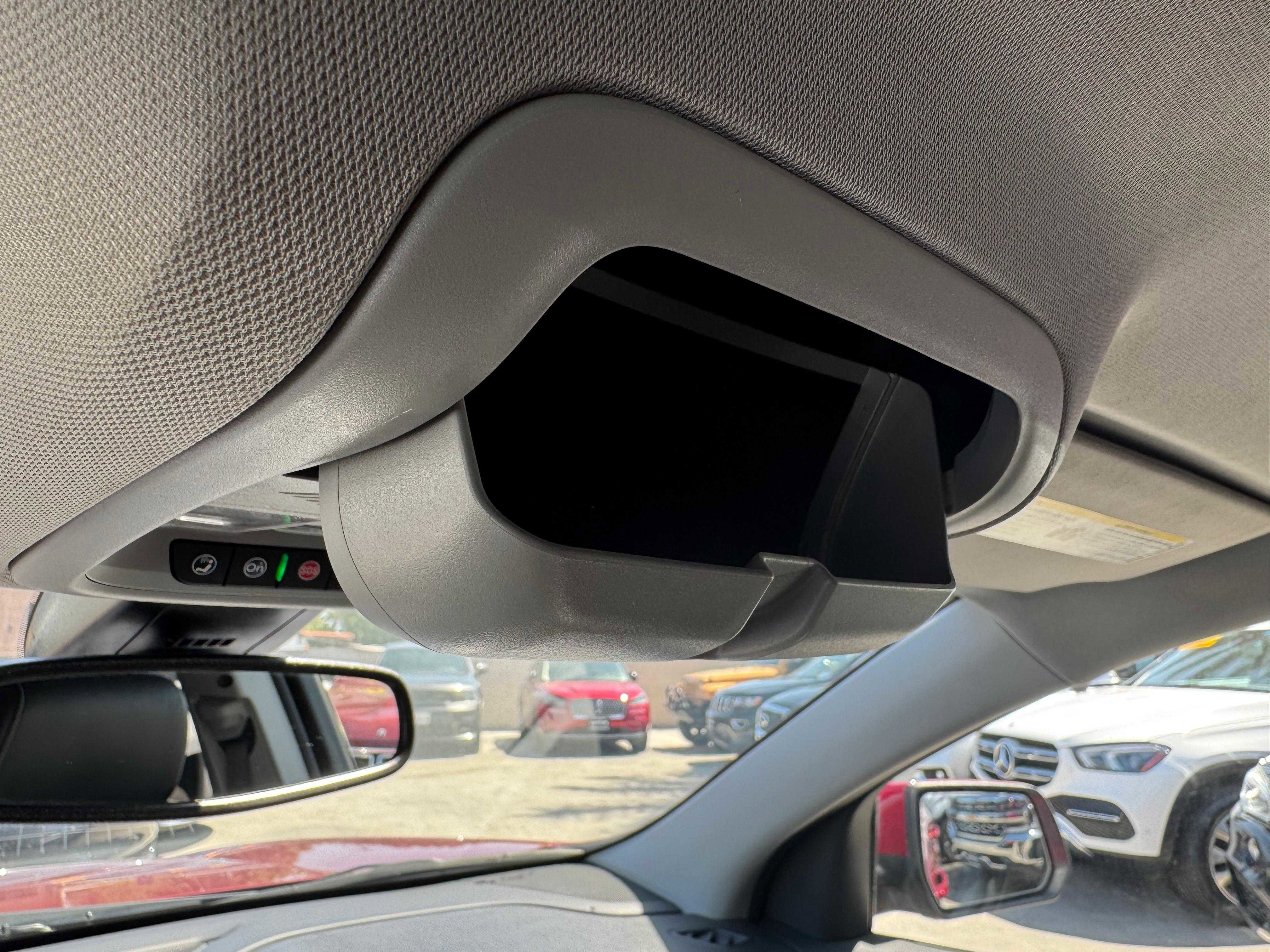Vehicle image 76 of 81