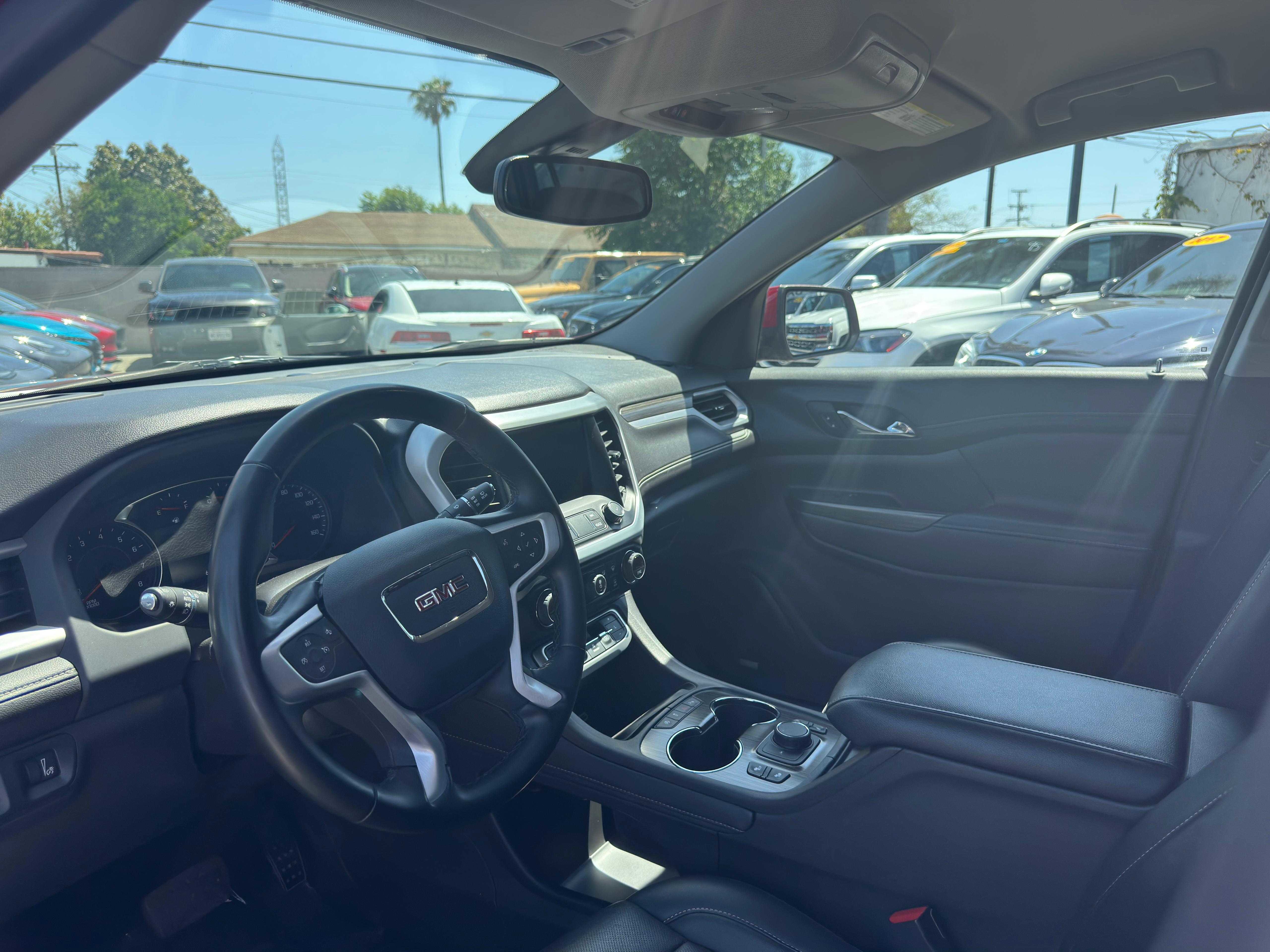 Vehicle image 19 of 81