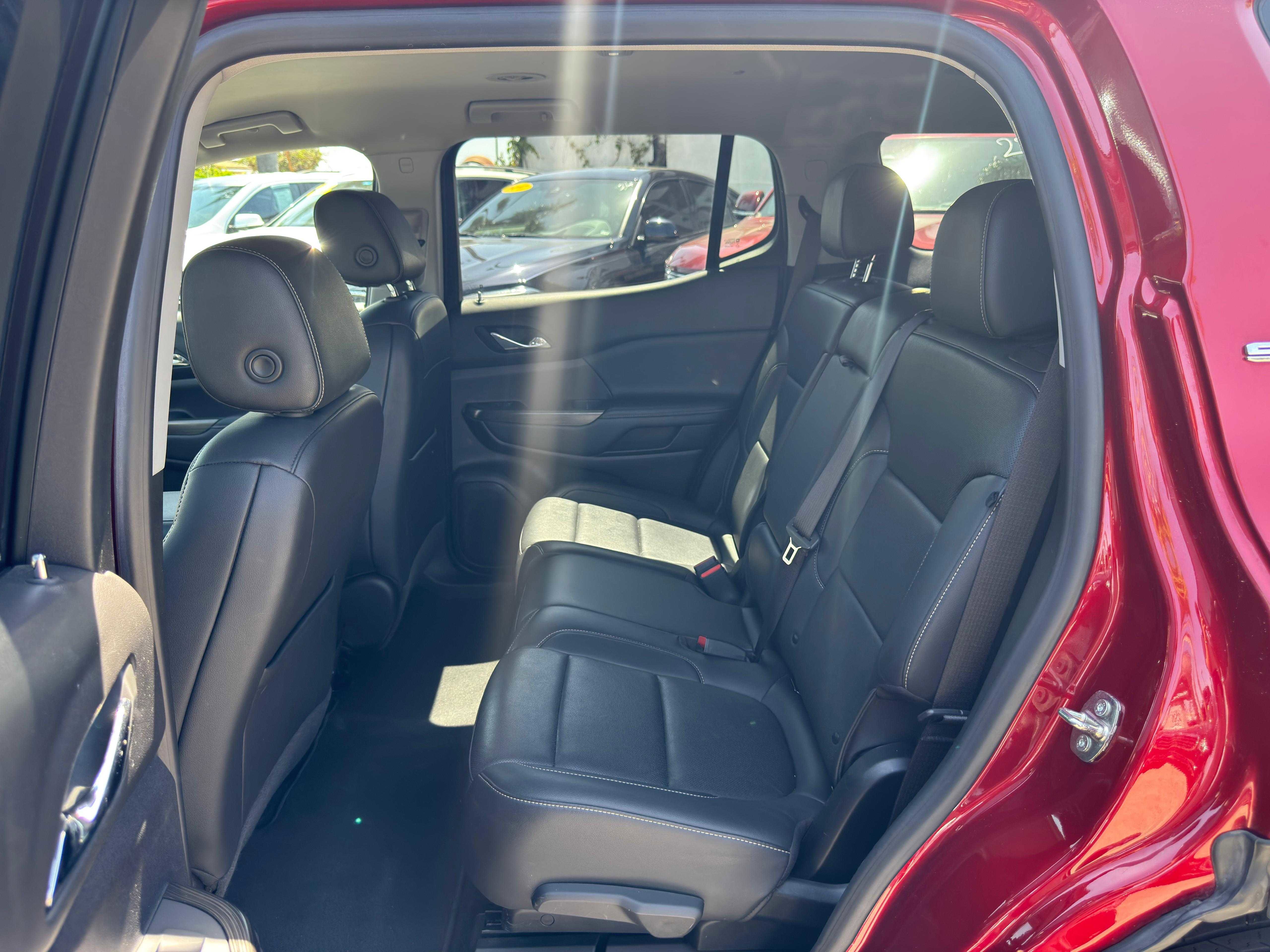 Vehicle image 33 of 81