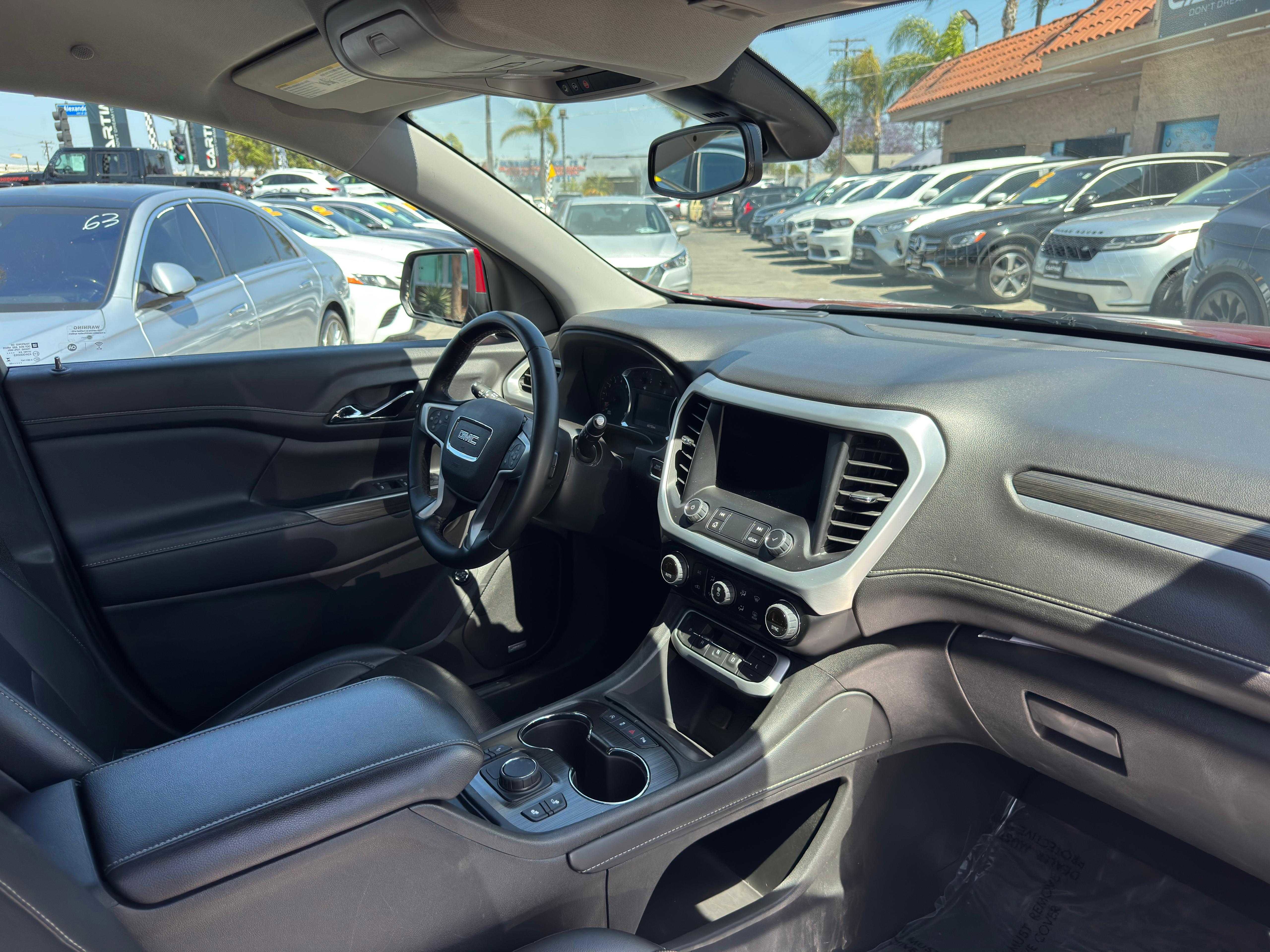 Vehicle image 51 of 81