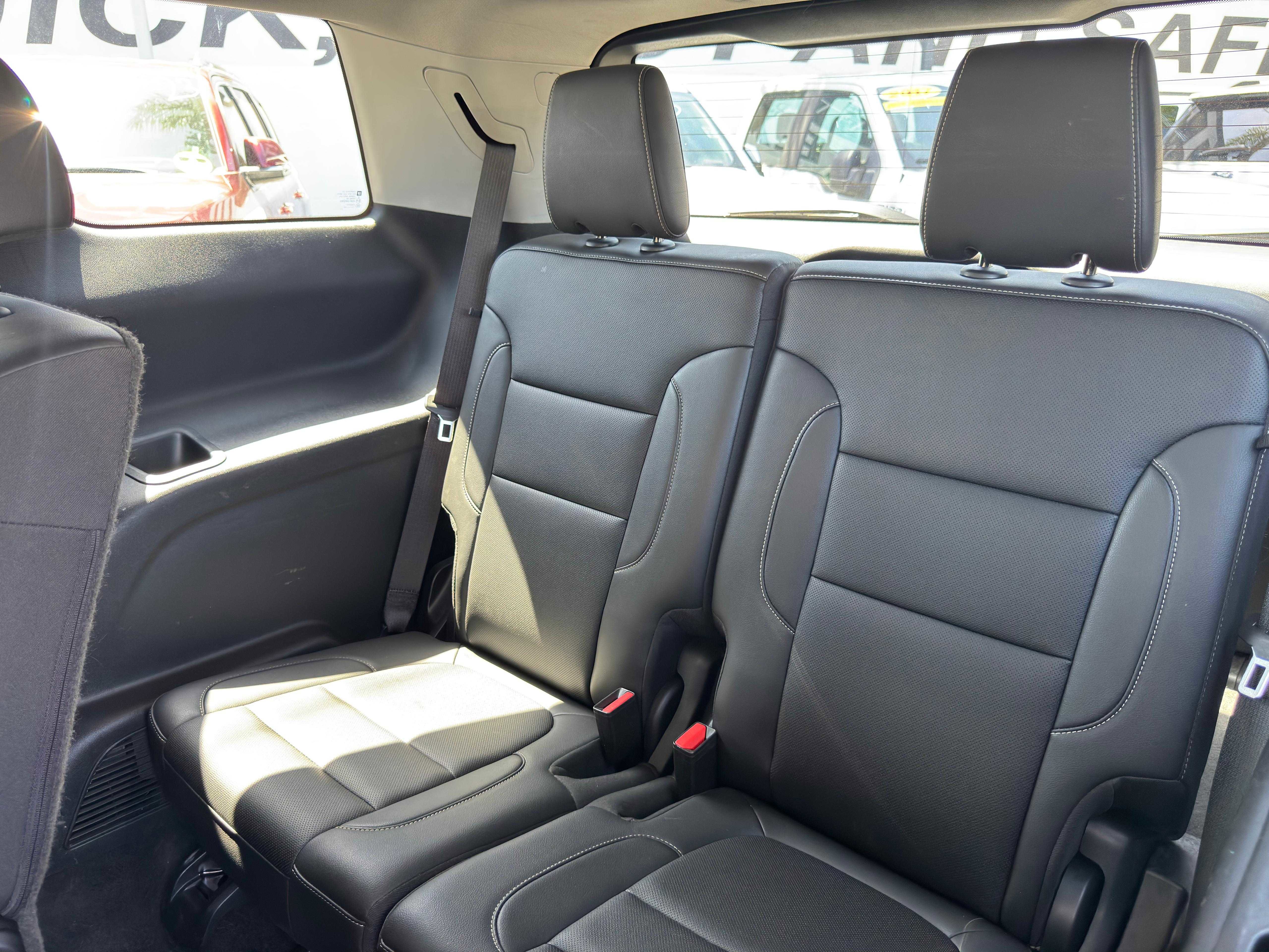 Vehicle image 40 of 81