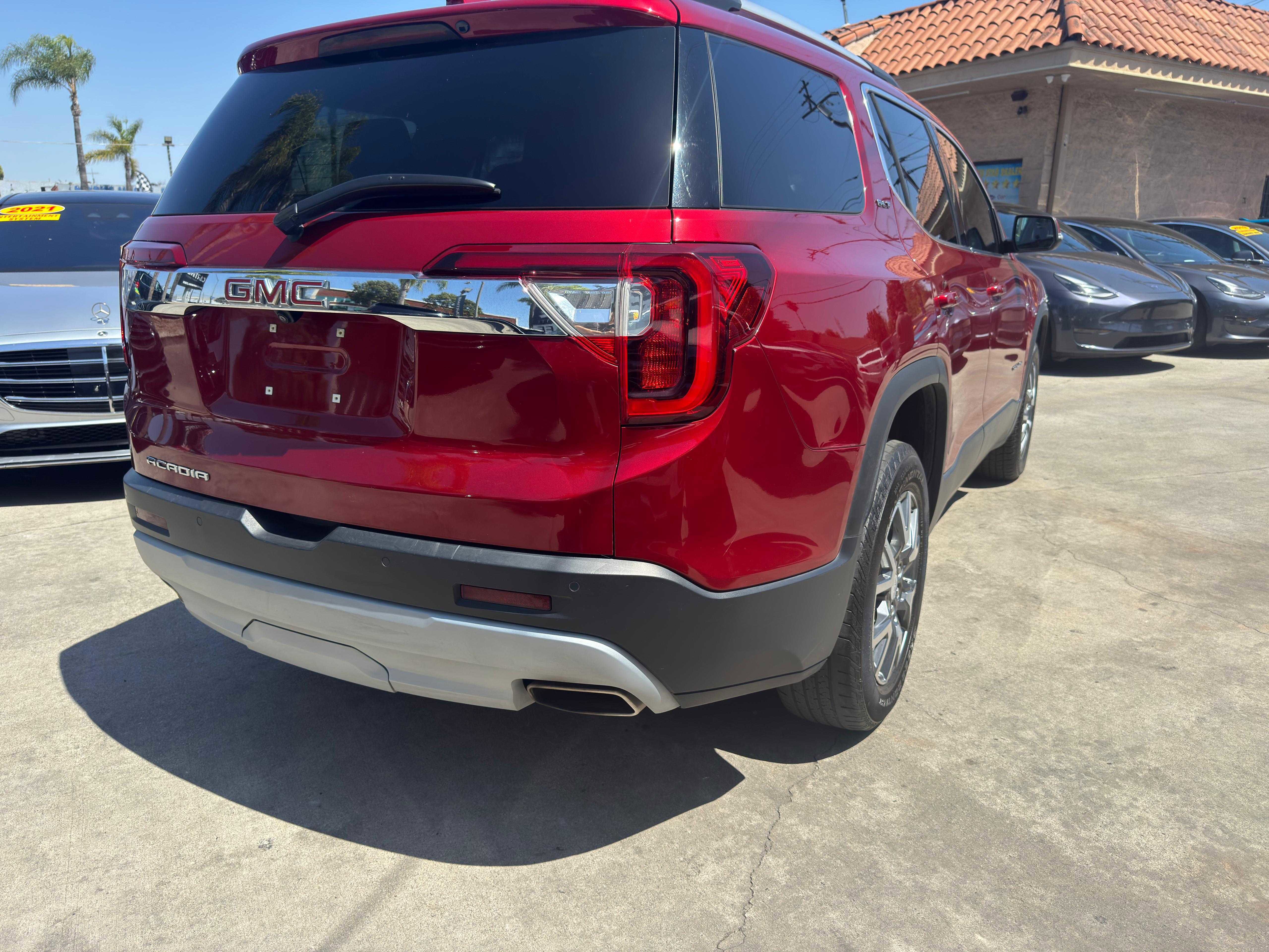 Vehicle image 8 of 81