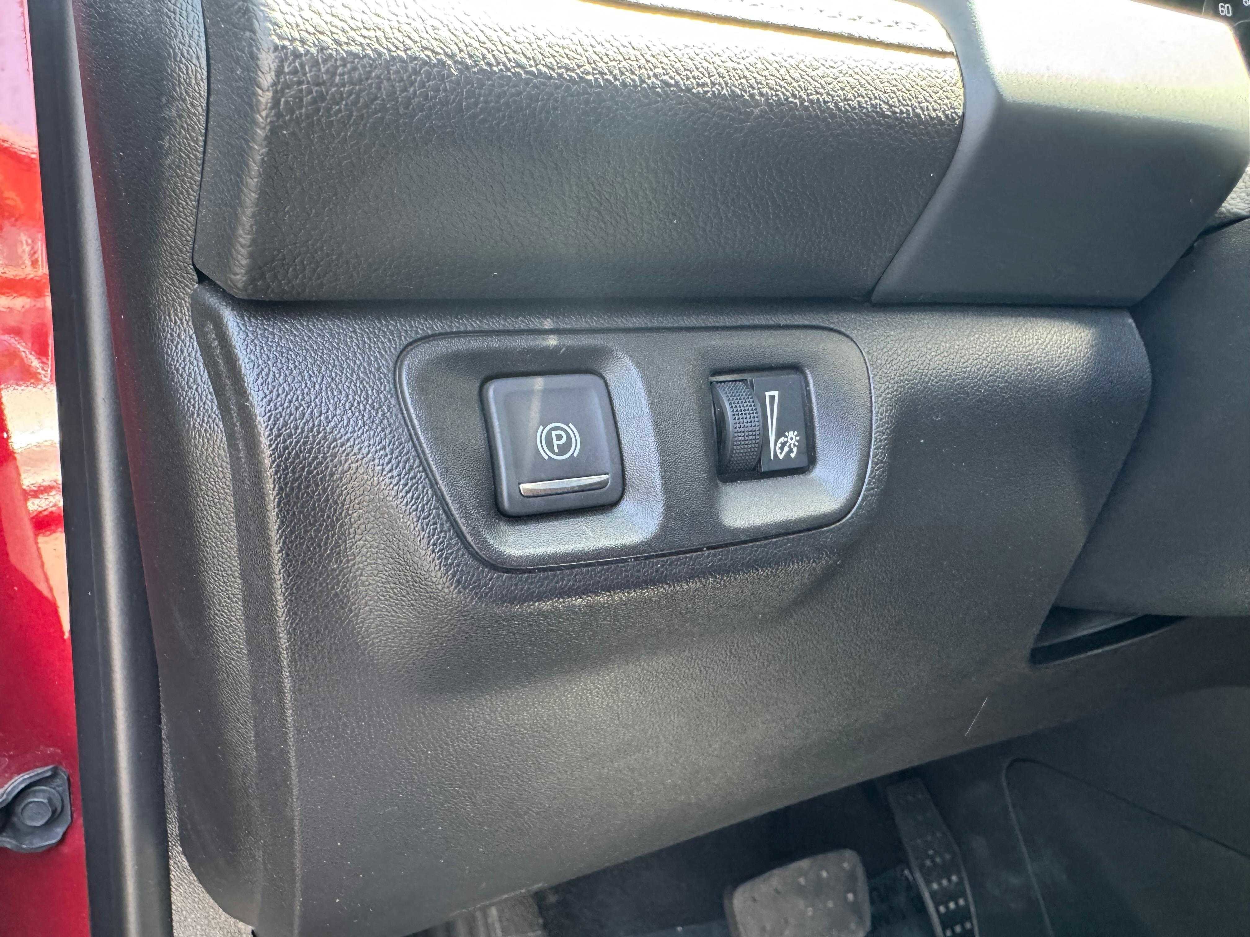 Vehicle image 38 of 81