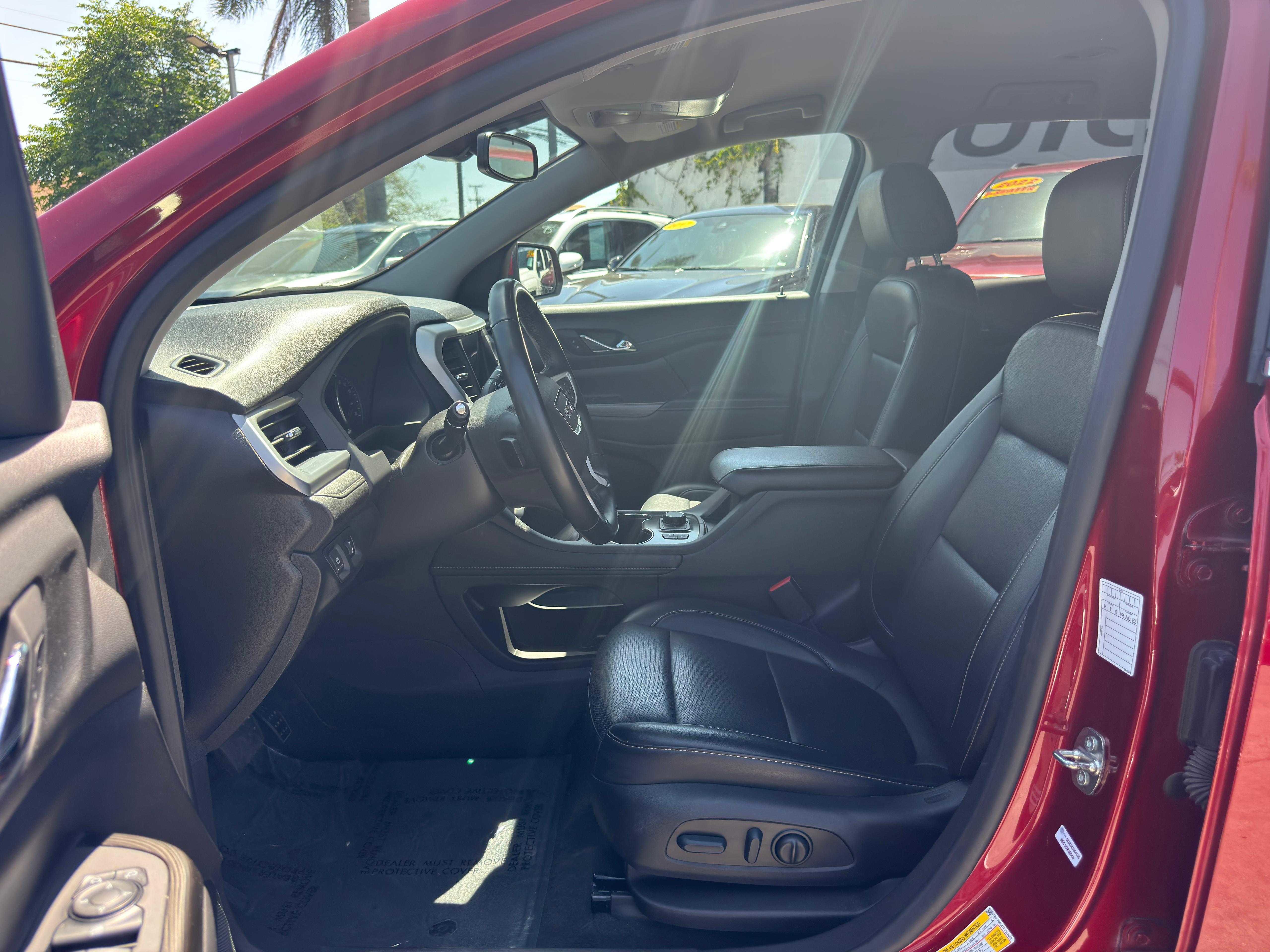 Vehicle image 18 of 81