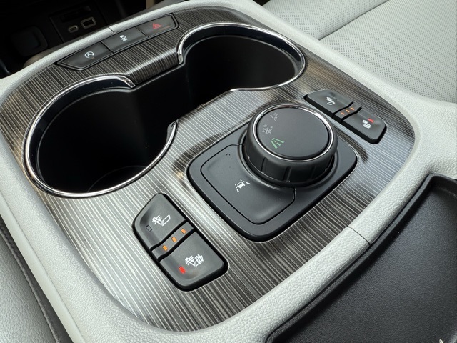 Vehicle image 26 of 38