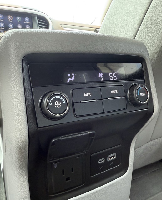 Vehicle image 34 of 38