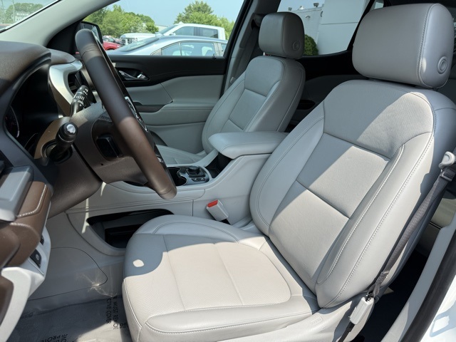 Vehicle image 14 of 38