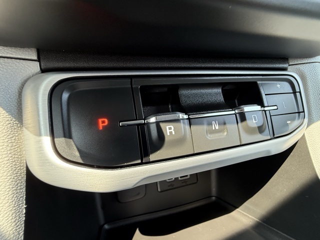 Vehicle image 28 of 38