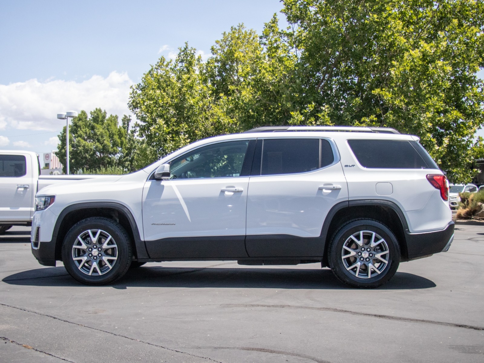 Vehicle image 8 of 25