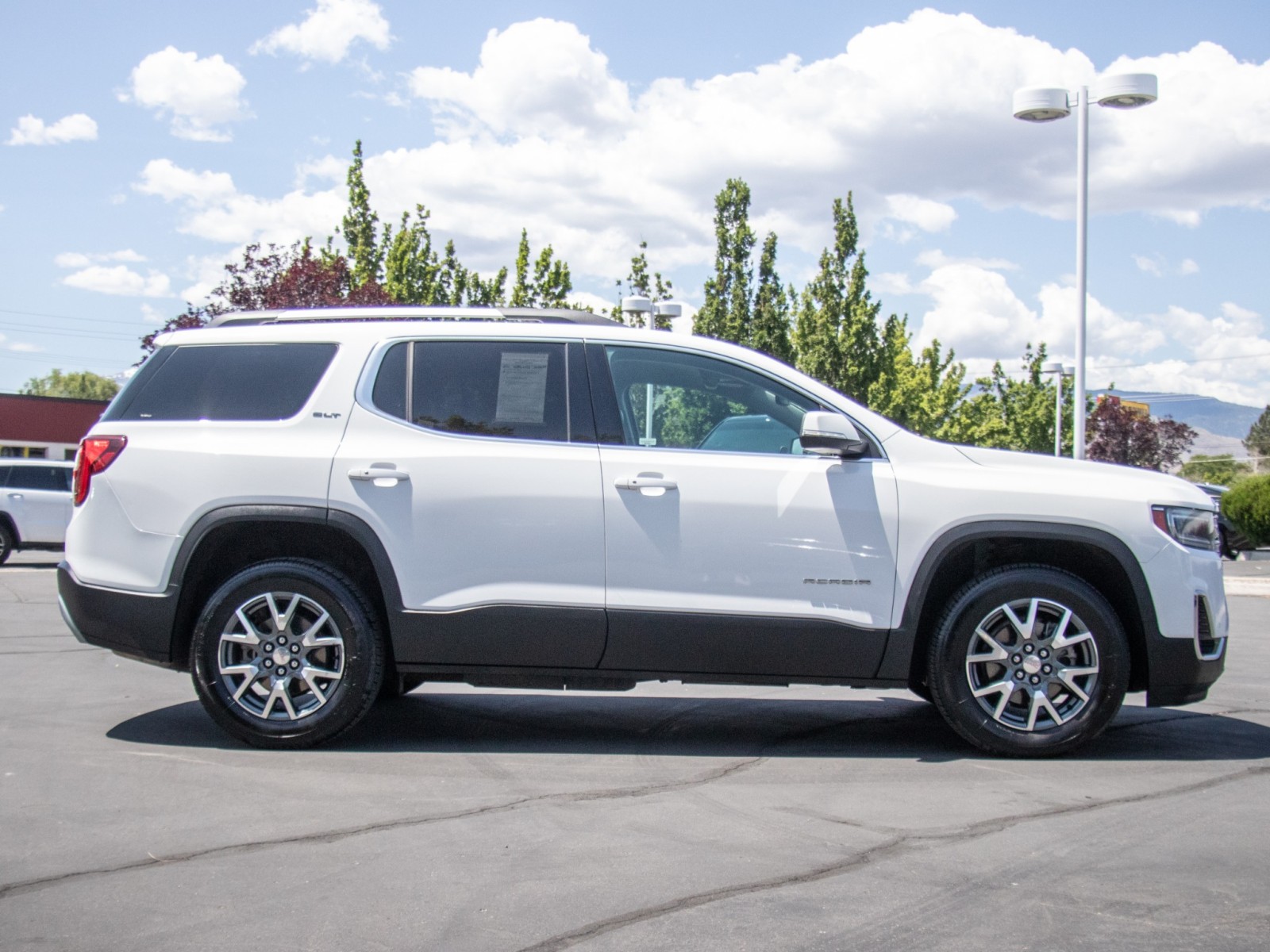 Vehicle image 4 of 25